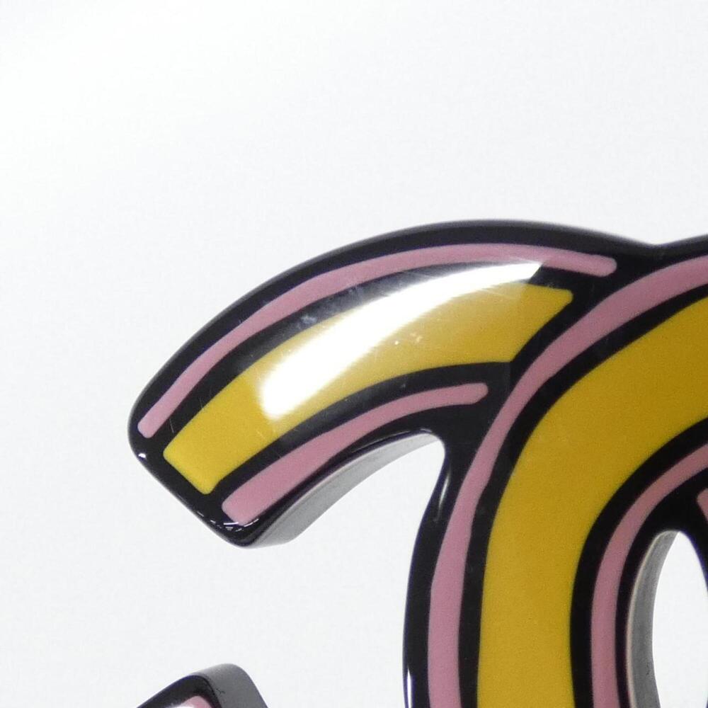 CHANEL Authentic Black Brooch - Picture 3 of 6